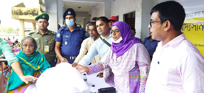 EBL joins hands with BURO Bangladesh to distribute food relief